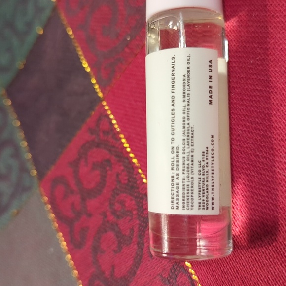 The Lyfestyle Co Cuticle Oil Rollerball Nourish Almond Jojoba Lavender Vitamin E - Picture 7 of 8